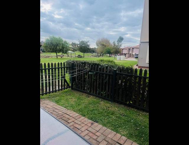 3 BEDROOM TOWNHOUSE FOR SALE IN CASTLEVIEW